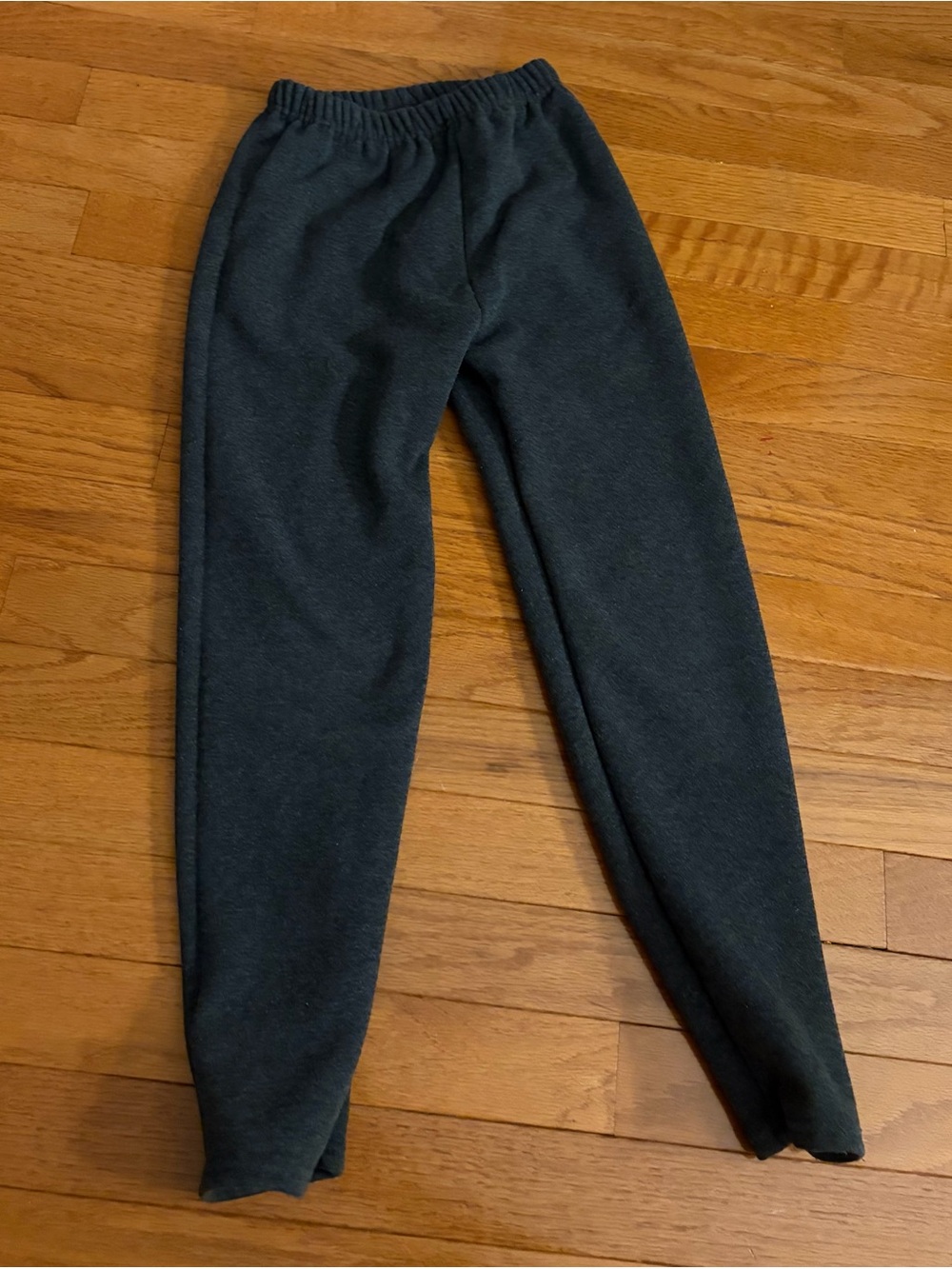 Kids girls size 7-8 years old gray sweatpants never worn no tag from Amazon